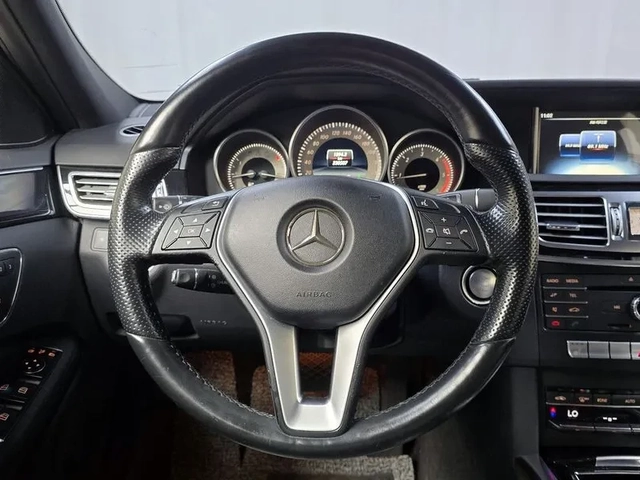 Mercedes-Benz E 220 - автомобили, коли, обяви за нови и употребявани 12