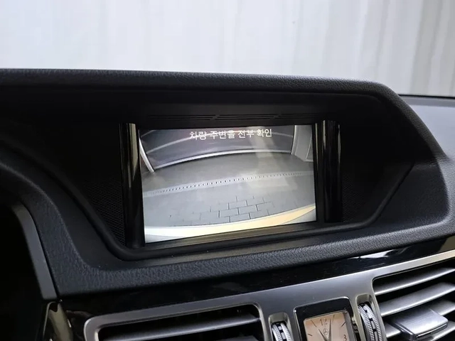Mercedes-Benz E 220 - автомобили, коли, обяви за нови и употребявани 14