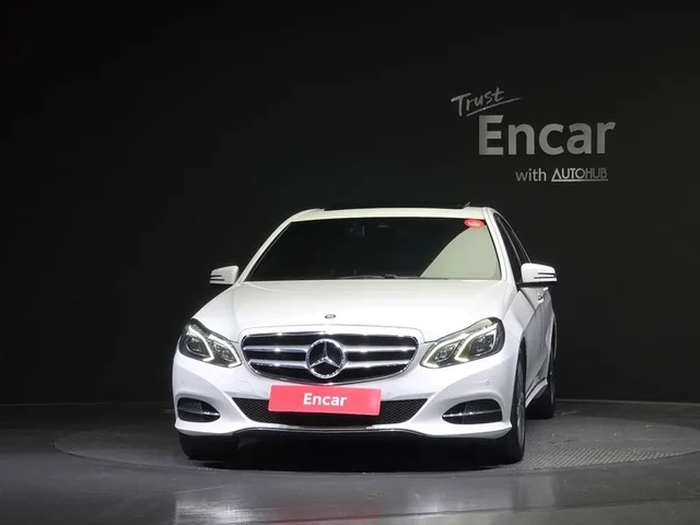 Mercedes-Benz E 220 - автомобили, коли, обяви за нови и употребявани 2