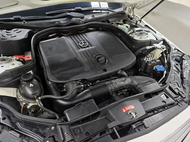 Mercedes-Benz E 220 - автомобили, коли, обяви за нови и употребявани 5