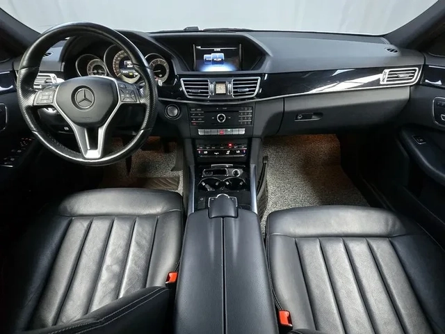 Mercedes-Benz E 220 - автомобили, коли, обяви за нови и употребявани 6