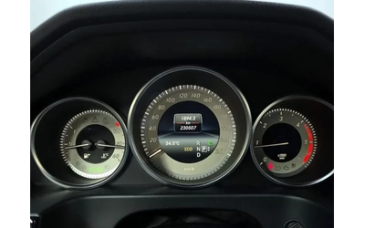 Mercedes-Benz E 220 - автомобили, коли, обяви за нови и употребявани 7