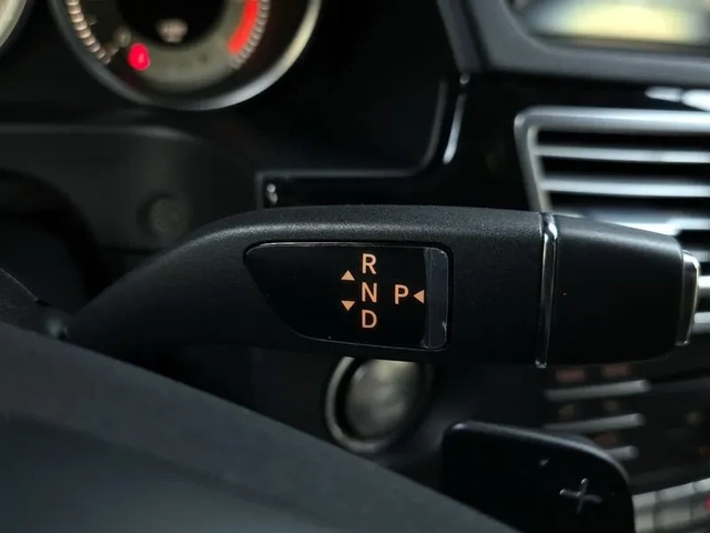 Mercedes-Benz E 220 - автомобили, коли, обяви за нови и употребявани 8