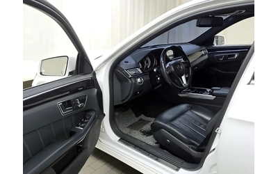 Mercedes-Benz E 220 - автомобили, коли, обяви за нови и употребявани 9