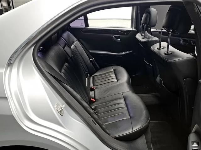 Mercedes-Benz E 220 - автомобили, коли, обяви за нови и употребявани 10