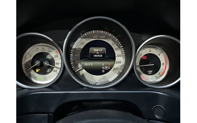 Mercedes-Benz E 220 - автомобили, коли, обяви за нови и употребявани 7