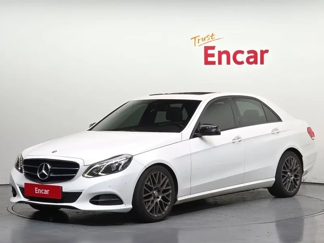 Mercedes-Benz E 220 - автомобили, коли, обяви за нови и употребявани 0