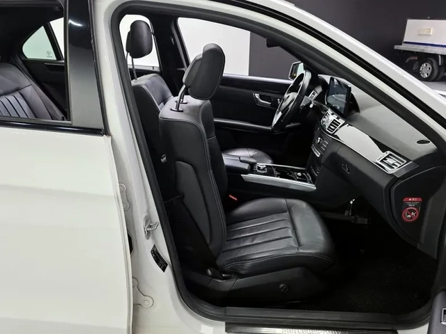 Mercedes-Benz E 220 - автомобили, коли, обяви за нови и употребявани 11