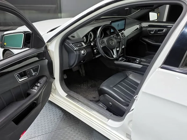 Mercedes-Benz E 220 - автомобили, коли, обяви за нови и употребявани 9