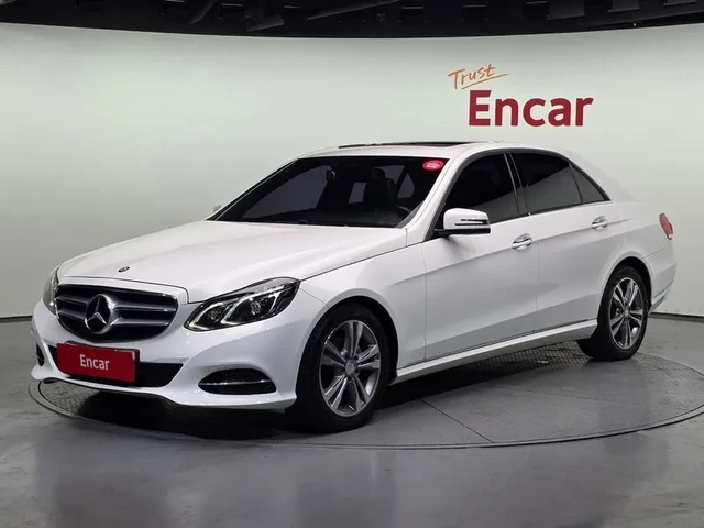 Mercedes-Benz E 220 - автомобили, коли, обяви за нови и употребявани 0