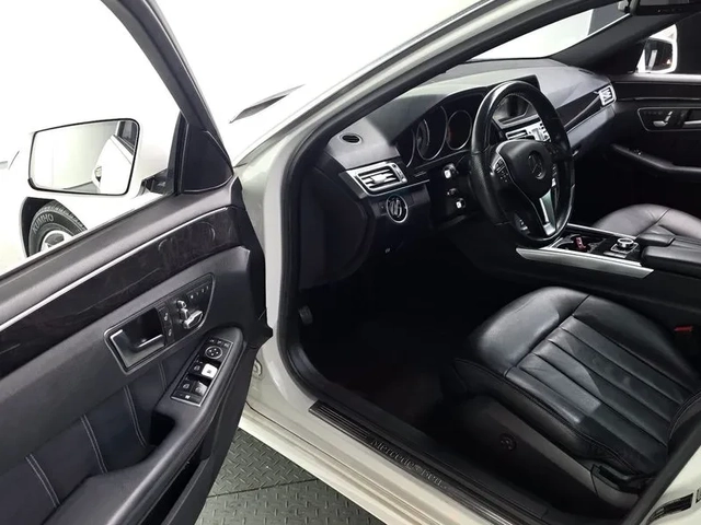 Mercedes-Benz E 220 - автомобили, коли, обяви за нови и употребявани 10