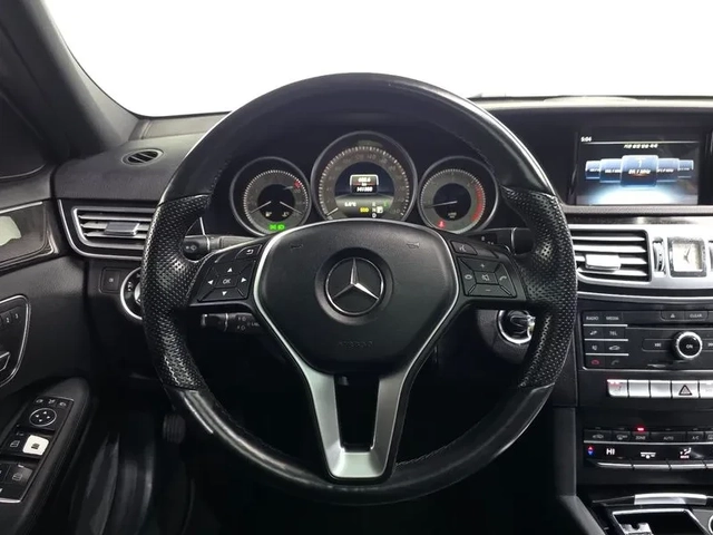 Mercedes-Benz E 220 - автомобили, коли, обяви за нови и употребявани 12