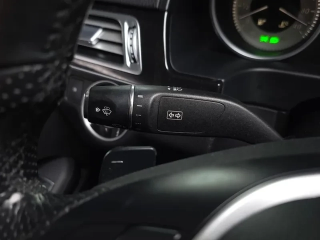 Mercedes-Benz E 220 - автомобили, коли, обяви за нови и употребявани 16