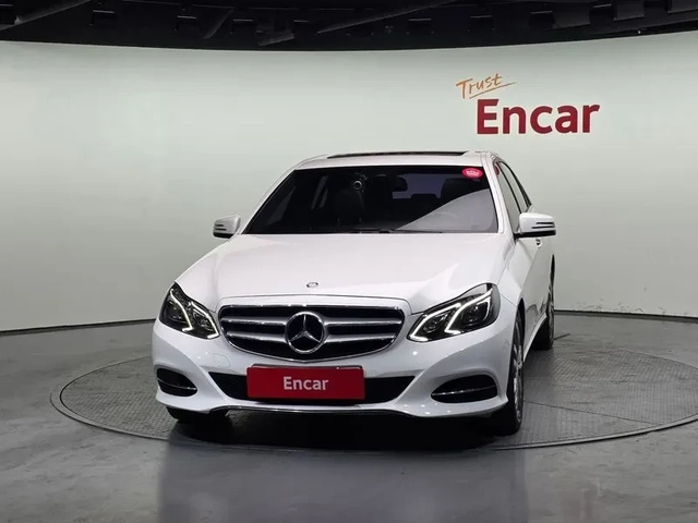 Mercedes-Benz E 220 - автомобили, коли, обяви за нови и употребявани 2