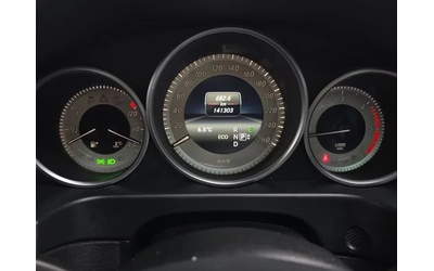 Mercedes-Benz E 220 - автомобили, коли, обяви за нови и употребявани 7