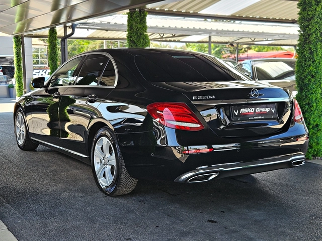 Mercedes-Benz E 220 AMG/GERMANY/180CAMERA/AMBI/ПОДГРЕВ/PARK PILOT/LIZI - автомобили, коли, обяви за нови и употребявани 6
