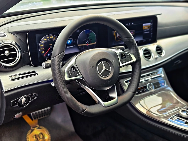 Mercedes-Benz E 220 AMG/GERMANY/DIGITAL/360CAM/PANO/AMBIENT/ПОДГРEB/LI - автомобили, коли, обяви за нови и употребявани 10
