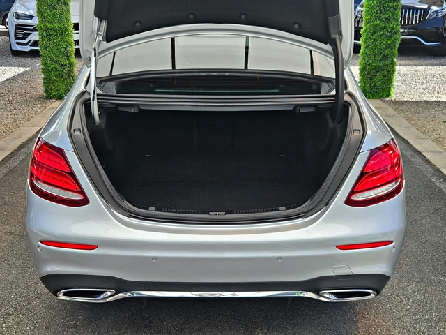Mercedes-Benz E 220 AMG/GERMANY/DIGITAL/360CAM/PANO/AMBIENT/ПОДГРEB/LI - автомобили, коли, обяви за нови и употребявани 7