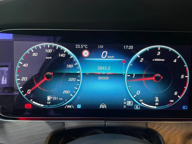 Mercedes-Benz E 220 d 4matic ! AMG Line ! - автомобили, коли, обяви за нови и употребявани 12