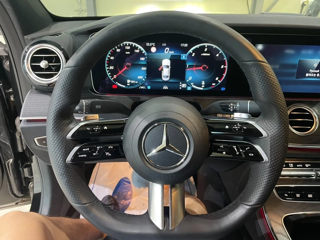 Mercedes-Benz E 220 d 4matic ! AMG Line ! - автомобили, коли, обяви за нови и употребявани 13