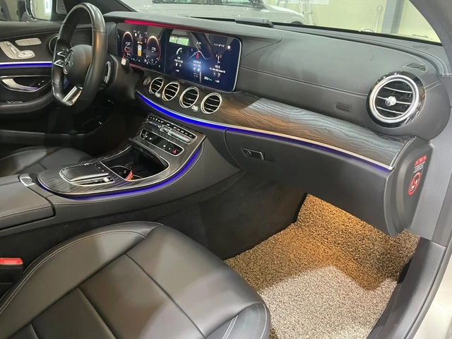 Mercedes-Benz E 220 d 4matic ! AMG Line ! - автомобили, коли, обяви за нови и употребявани 10