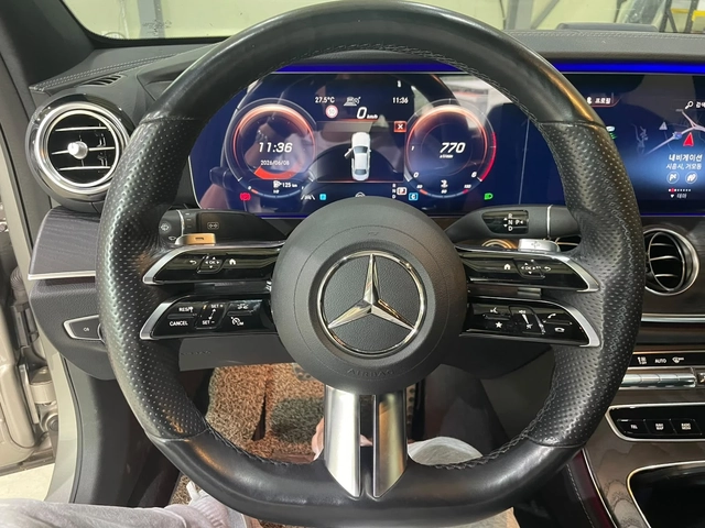 Mercedes-Benz E 220 d 4matic ! AMG Line ! - автомобили, коли, обяви за нови и употребявани 14