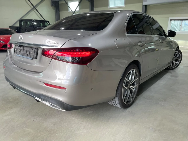 Mercedes-Benz E 220 d 4matic ! AMG Line ! - автомобили, коли, обяви за нови и употребявани 3