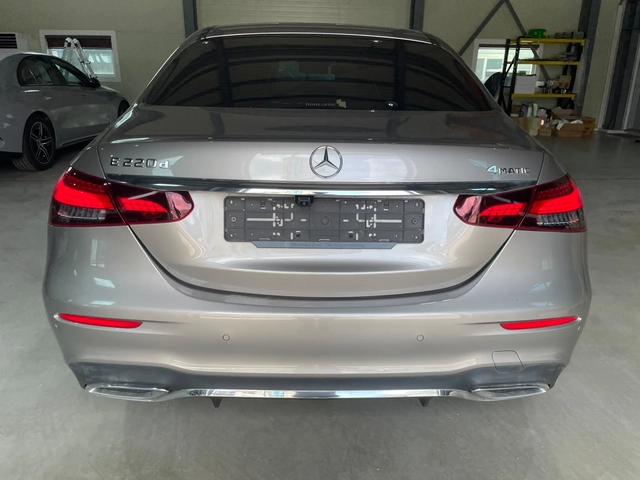 Mercedes-Benz E 220 d 4matic ! AMG Line ! - автомобили, коли, обяви за нови и употребявани 4