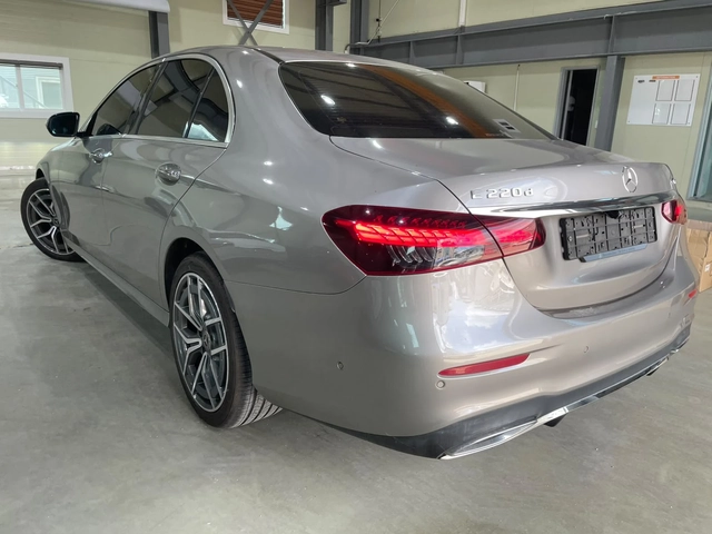 Mercedes-Benz E 220 d 4matic ! AMG Line ! - автомобили, коли, обяви за нови и употребявани 5