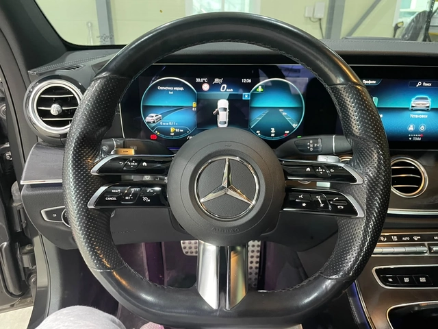 Mercedes-Benz E 220 d 4Matic ! AMG Line ! - автомобили, коли, обяви за нови и употребявани 14