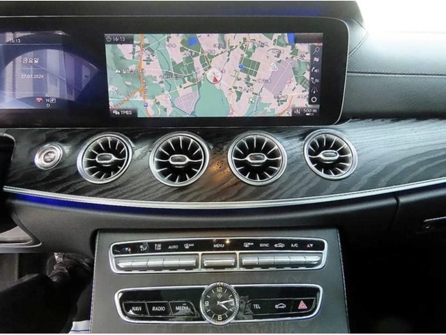Mercedes-Benz E 220 d / AMG ПАКЕТ / BURMESTER / HUD - автомобили, коли, обяви за нови и употребявани 11