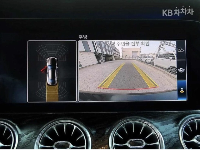 Mercedes-Benz E 220 d / AMG ПАКЕТ / BURMESTER / HUD - автомобили, коли, обяви за нови и употребявани 12