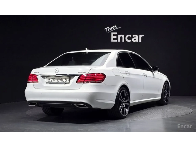 Mercedes-Benz E 220 BlueTEC Avantgarde Sport!! - автомобили, коли, обяви за нови и употребявани 1