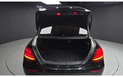 mercedes-benz-e-220 - 4