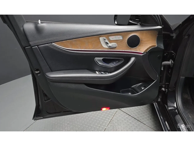 Mercedes-Benz E 220 4 Matic* Accident free - автомобили, коли, обяви за нови и употребявани 12