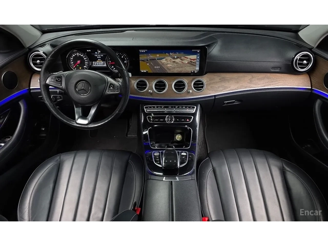 Mercedes-Benz E 220 4 Matic* Accident free - автомобили, коли, обяви за нови и употребявани 13