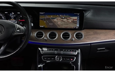 Mercedes-Benz E 220 4 Matic* Accident free - автомобили, коли, обяви за нови и употребявани 8