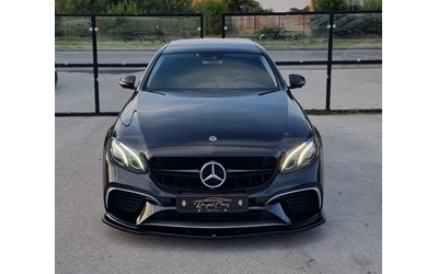 mercedes-benz-e-220 - 1