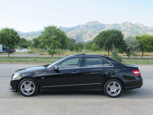 Mercedes-Benz E 250 CDI AMG 204ps * Keyless* Алкантара* Перфектен* - автомобили, коли, обяви за нови и употребявани 1