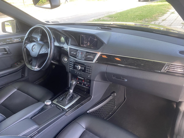 Mercedes-Benz E 250 CDI AMG 204ps * Keyless* Алкантара* Перфектен* - автомобили, коли, обяви за нови и употребявани 9