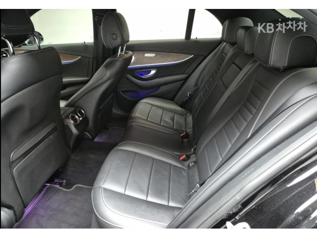 Mercedes-Benz E 250 ДИГИТАЛНО* ТАБЛО* BURMESTER* 360КАМЕРА* LANE* ASSI - автомобили, коли, обяви за нови и употребявани 13