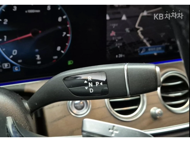 Mercedes-Benz E 250 ДИГИТАЛНО* ТАБЛО* BURMESTER* 360КАМЕРА* LANE* ASSI - автомобили, коли, обяви за нови и употребявани 14