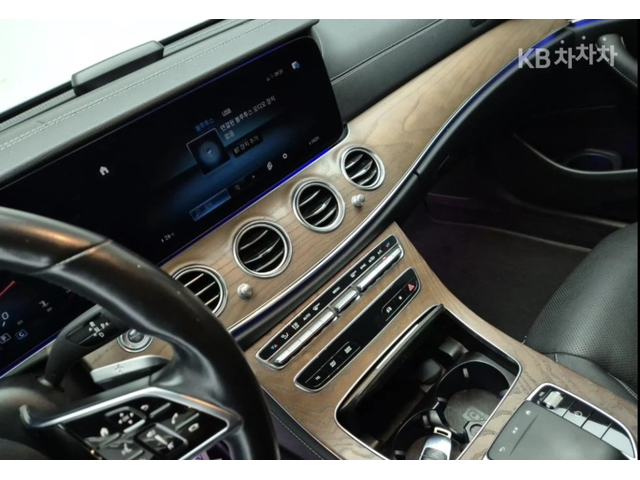 Mercedes-Benz E 250 ДИГИТАЛНО* ТАБЛО* BURMESTER* 360КАМЕРА* LANE* ASSI - автомобили, коли, обяви за нови и употребявани 6