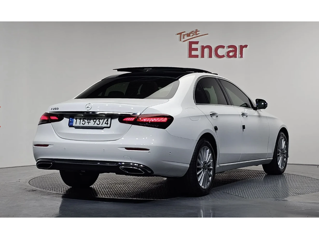 Mercedes-Benz E 250 ХЕДЪП* ДИСПЛЕЙ* 360КАМЕРА* ПОДГРЕВ* КЕЙЛЕС* - автомобили, коли, обяви за нови и употребявани 1