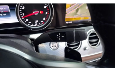 Mercedes-Benz E 250 КАМЕРА| ПОДГРЕВ| ШИБИДАХ| - автомобили, коли, обяви за нови и употребявани 7