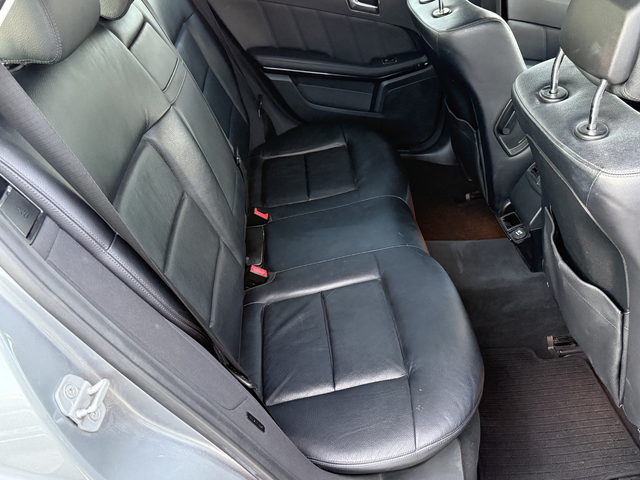 Mercedes-Benz E 250 D* 2011г.* РЪЧКА* Топ Състояние* Сервизна История - автомобили, коли, обяви за нови и употребявани 11