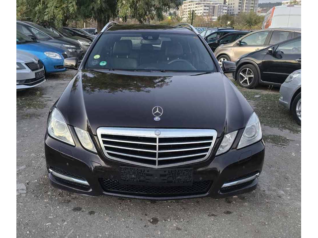 Mercedes-Benz E 250 ТОП СЪСТОЯНИЕ/AVANTGARDE/LED - автомобили, коли, обяви за нови и употребявани 1
