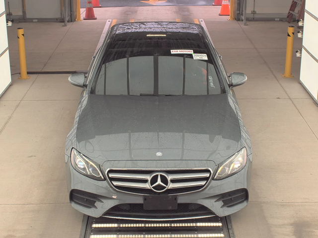 Mercedes-Benz E 300 AMG* BURMASTER* KEYLESS GO* PANO* КАМЕРА* М.ТОЧКА - автомобили, коли, обяви за нови и употребявани 1