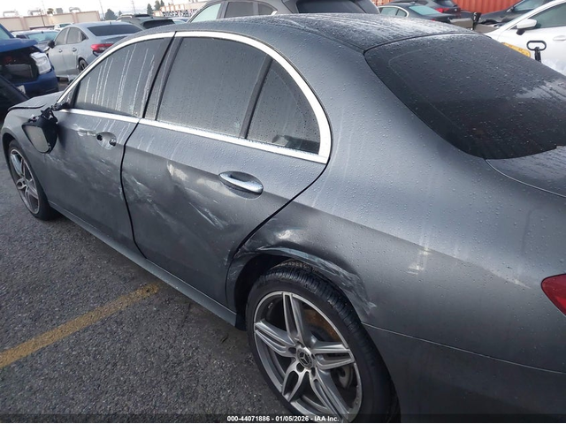 Mercedes-Benz E 300 2.0L I-4 DI, DOHC, VVT, TURBO, 241HP Rear Wheel Drive - автомобили, коли, обяви за нови и употребявани 16