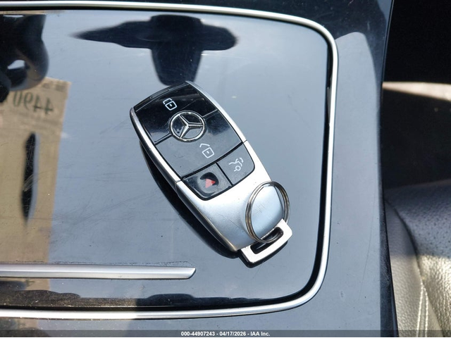 Mercedes-Benz E 300 2.0L I-4 DI, DOHC, VVT, TURBO, 241HP Rear Wheel Drive - автомобили, коли, обяви за нови и употребявани 10